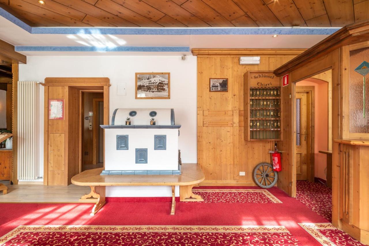 Mytime Hotels Savoy Vigo di Fassa Esterno foto