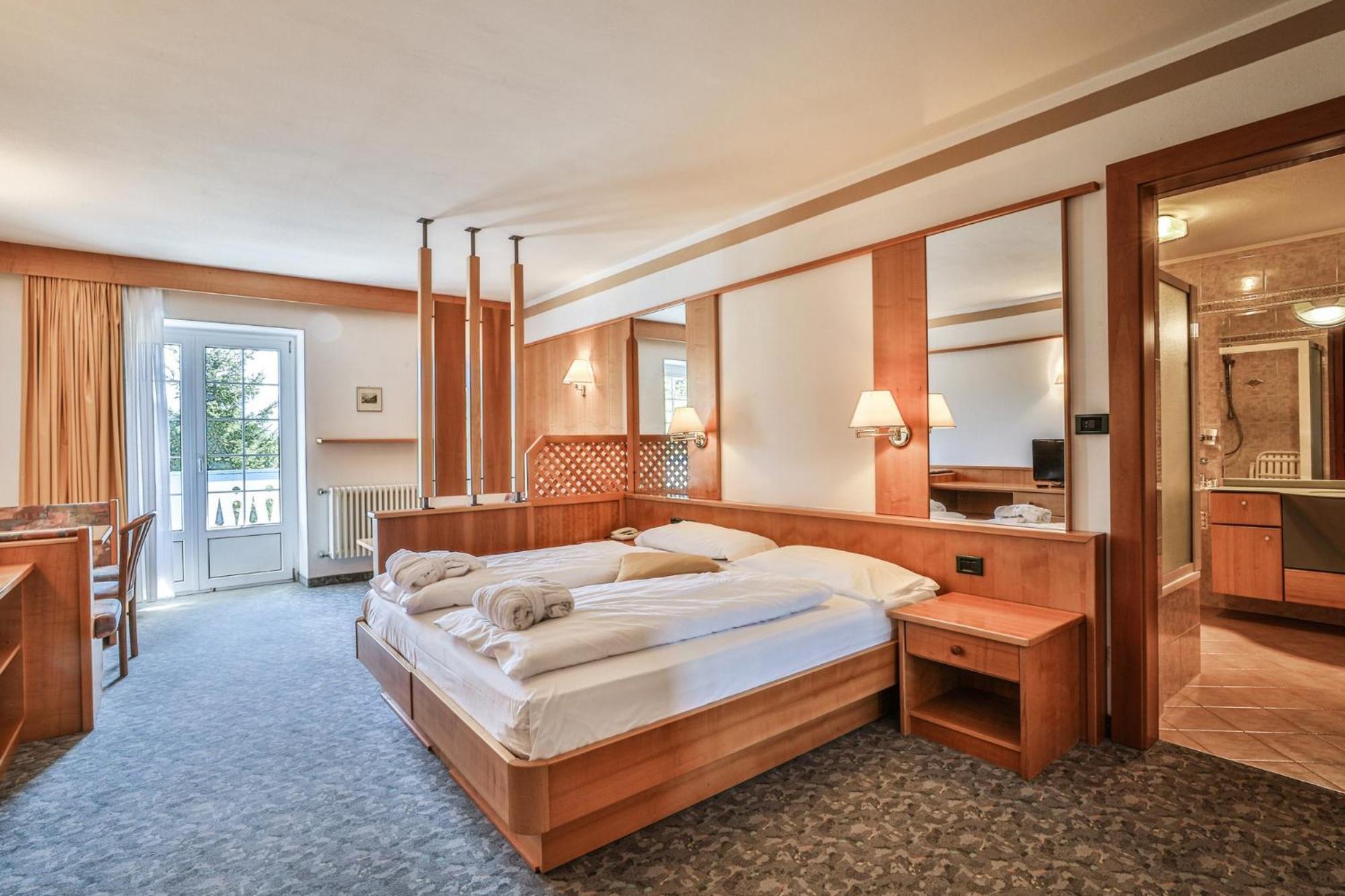 Mytime Hotels Savoy Vigo di Fassa Camera foto