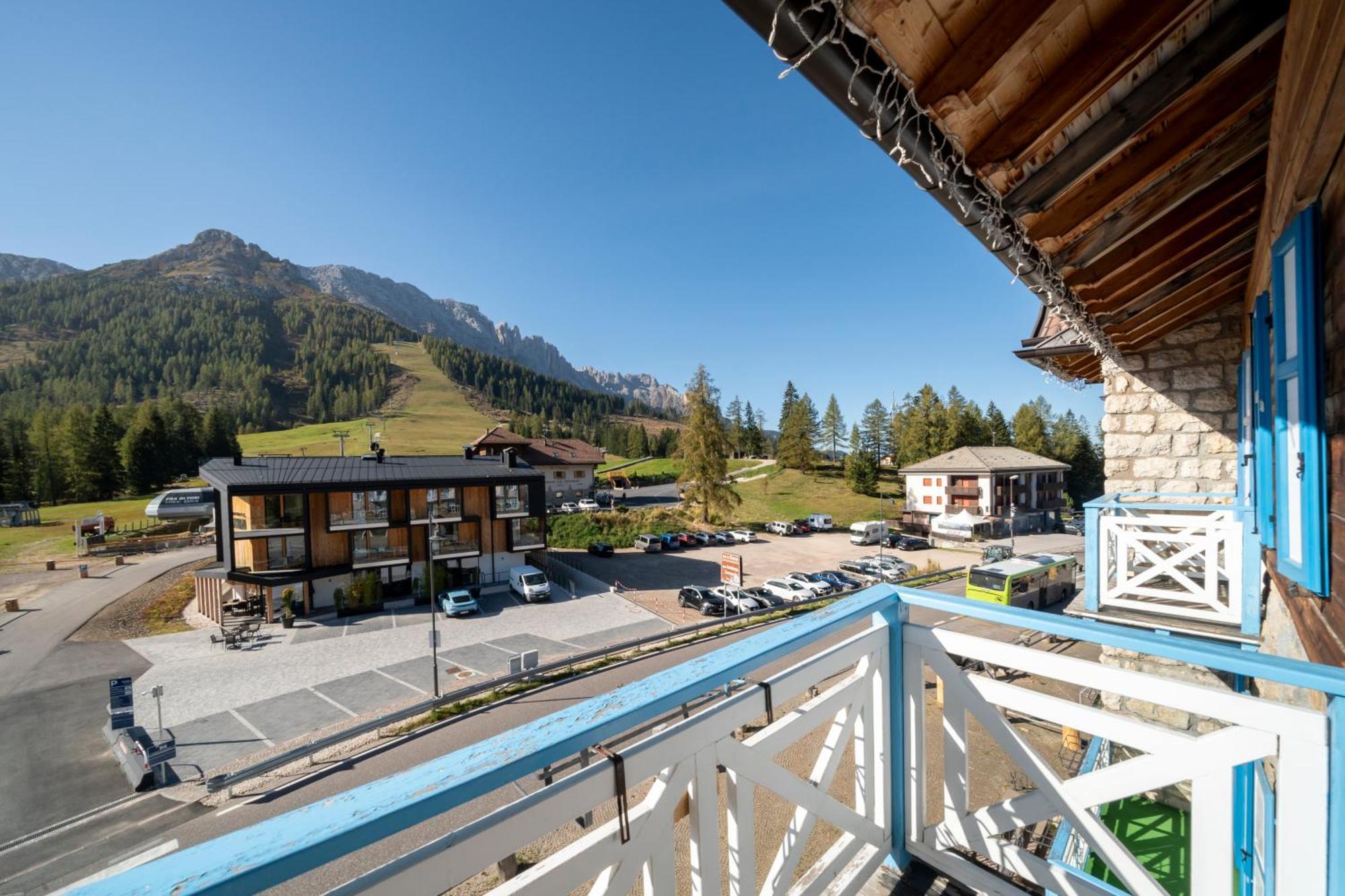 Mytime Hotels Savoy Vigo di Fassa Esterno foto