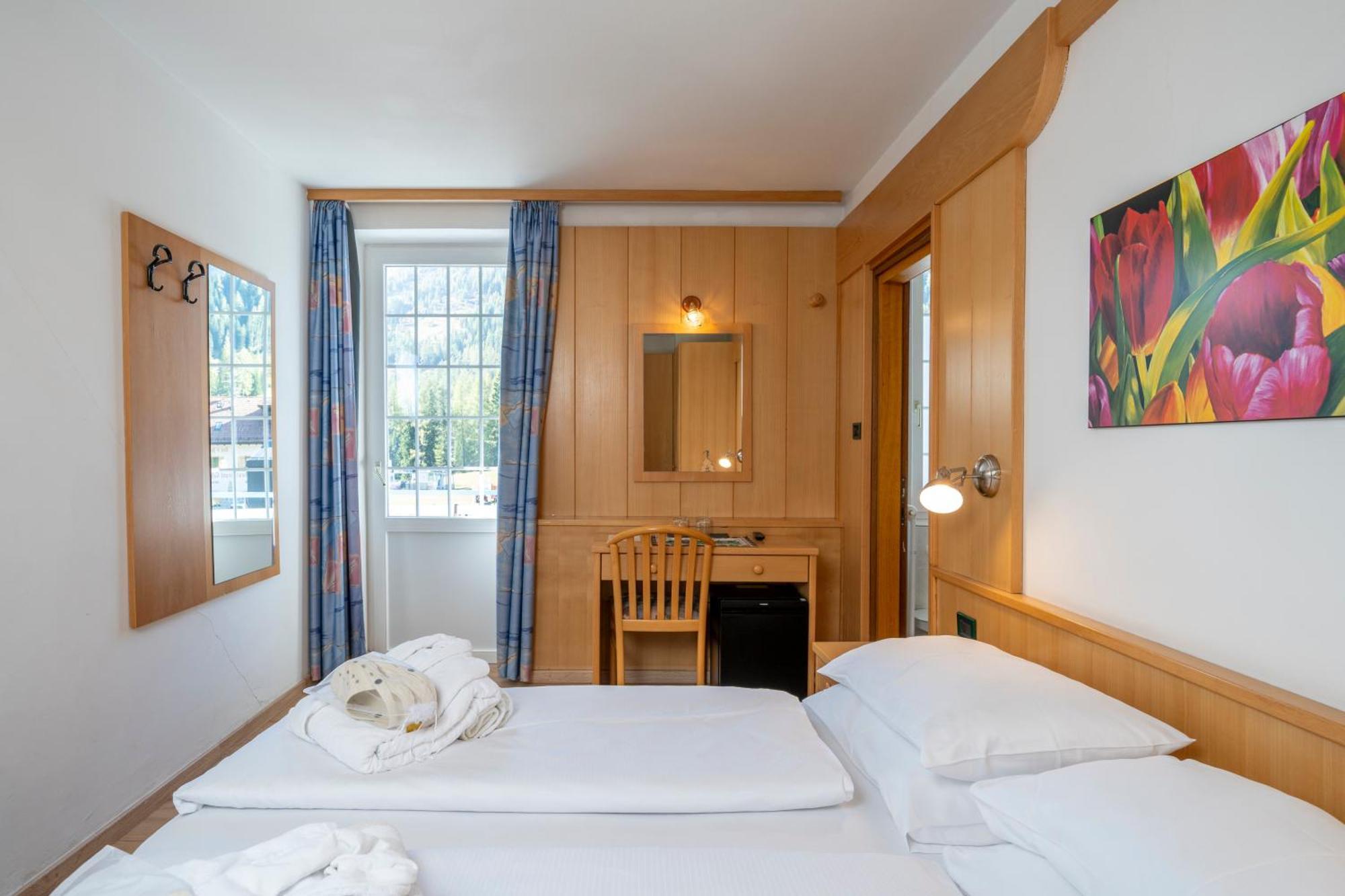 Mytime Hotels Savoy Vigo di Fassa Esterno foto