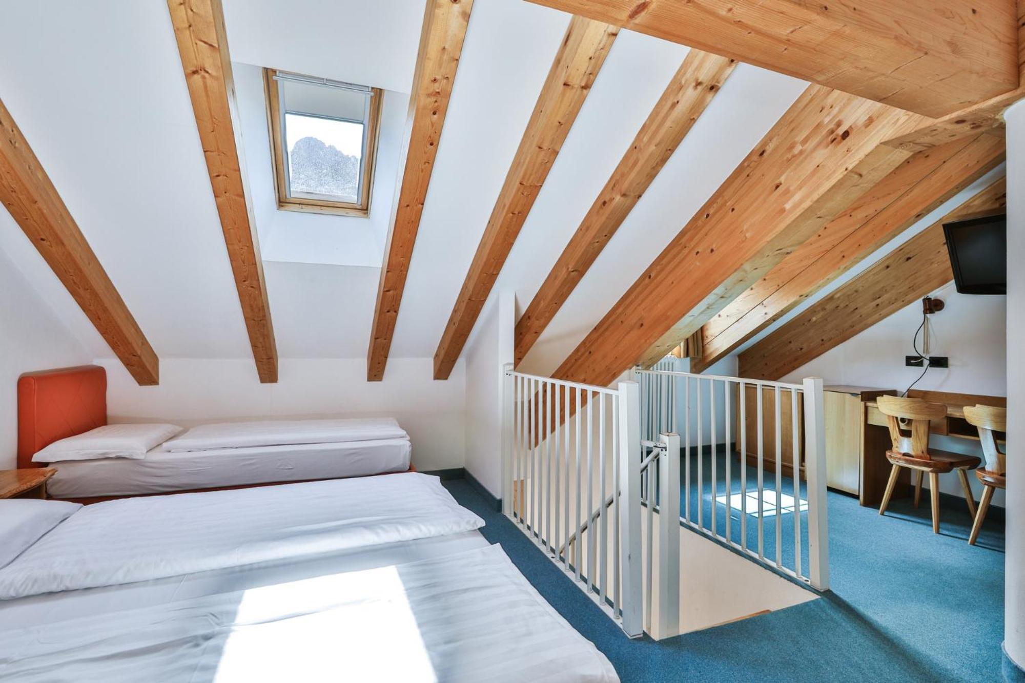 Mytime Hotels Savoy Vigo di Fassa Camera foto