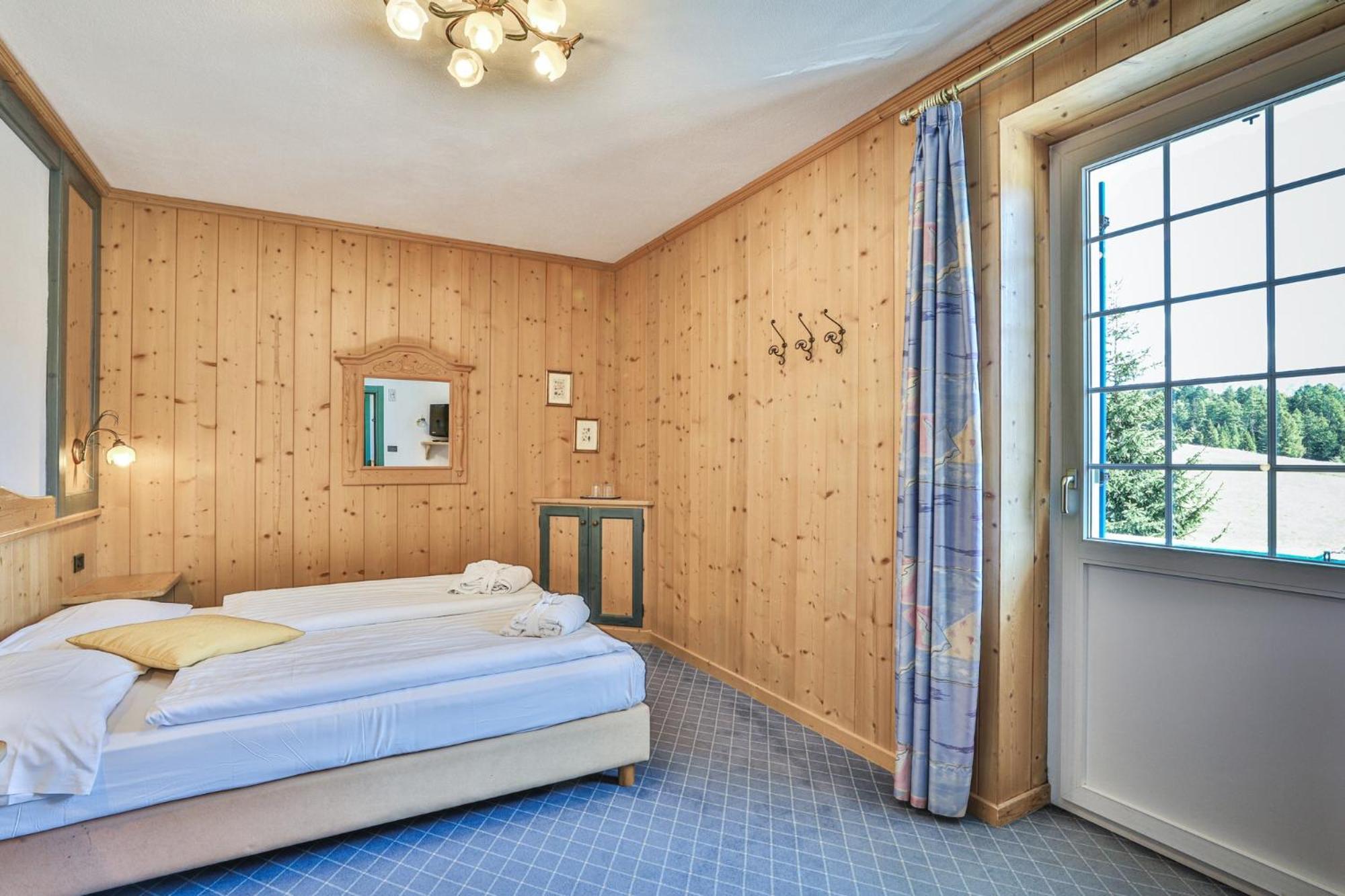 Mytime Hotels Savoy Vigo di Fassa Camera foto