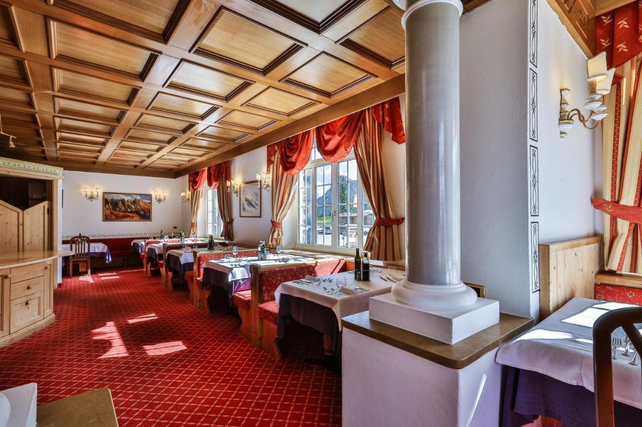 Mytime Hotels Savoy Vigo di Fassa Esterno foto