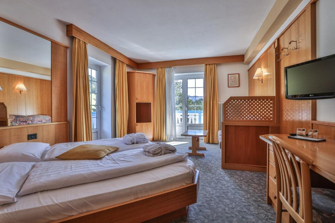 Mytime Hotels Savoy Vigo di Fassa Esterno foto