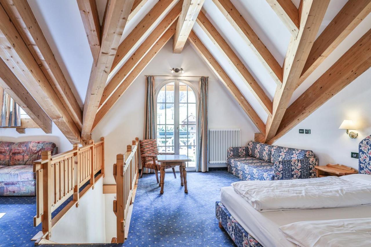 Mytime Hotels Savoy Vigo di Fassa Esterno foto